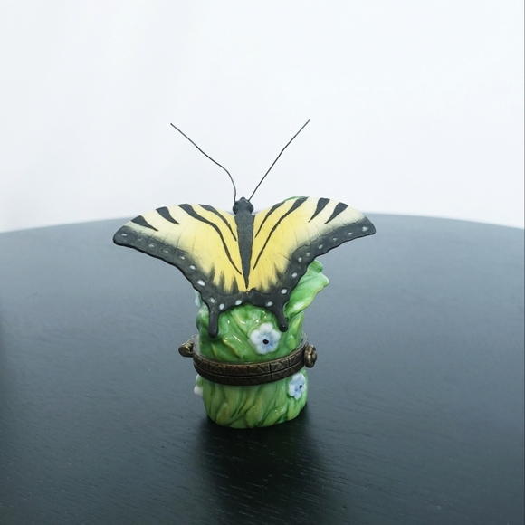 *Last Chance* Eastern Tiger Swallow Butterfly Porcelain Hinged Box PHB Midwest - Picture 4 of 12